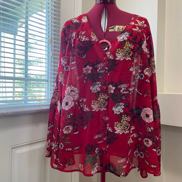 Design Lab women red floral sheer bell sleeves button up shirt. Size 2X. Used. - Picture 7 of 7